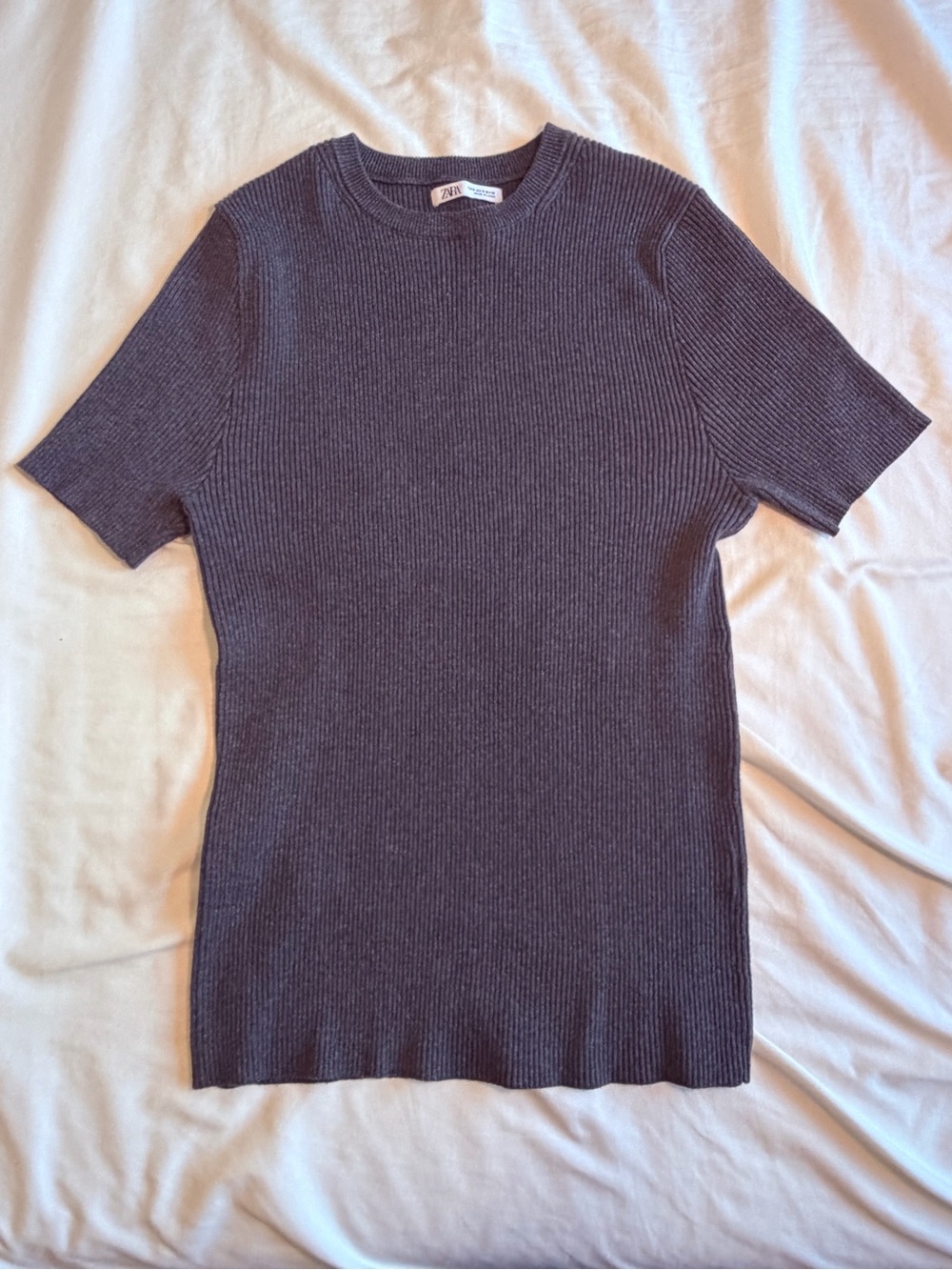 Zara Men Short-Sleeve Ribbed Knit Shirt in Charcoal Gray